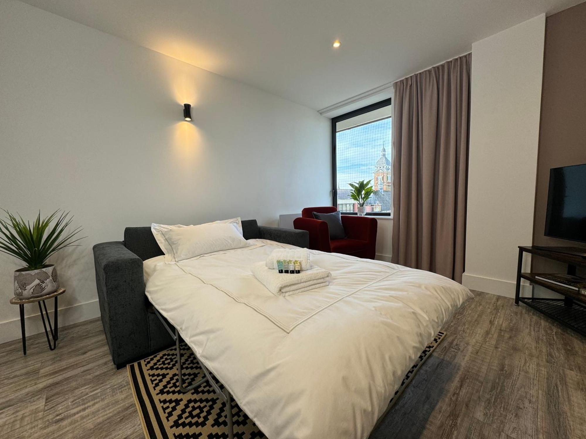 Elegant One Bedroom Apartment Swindon Luaran gambar