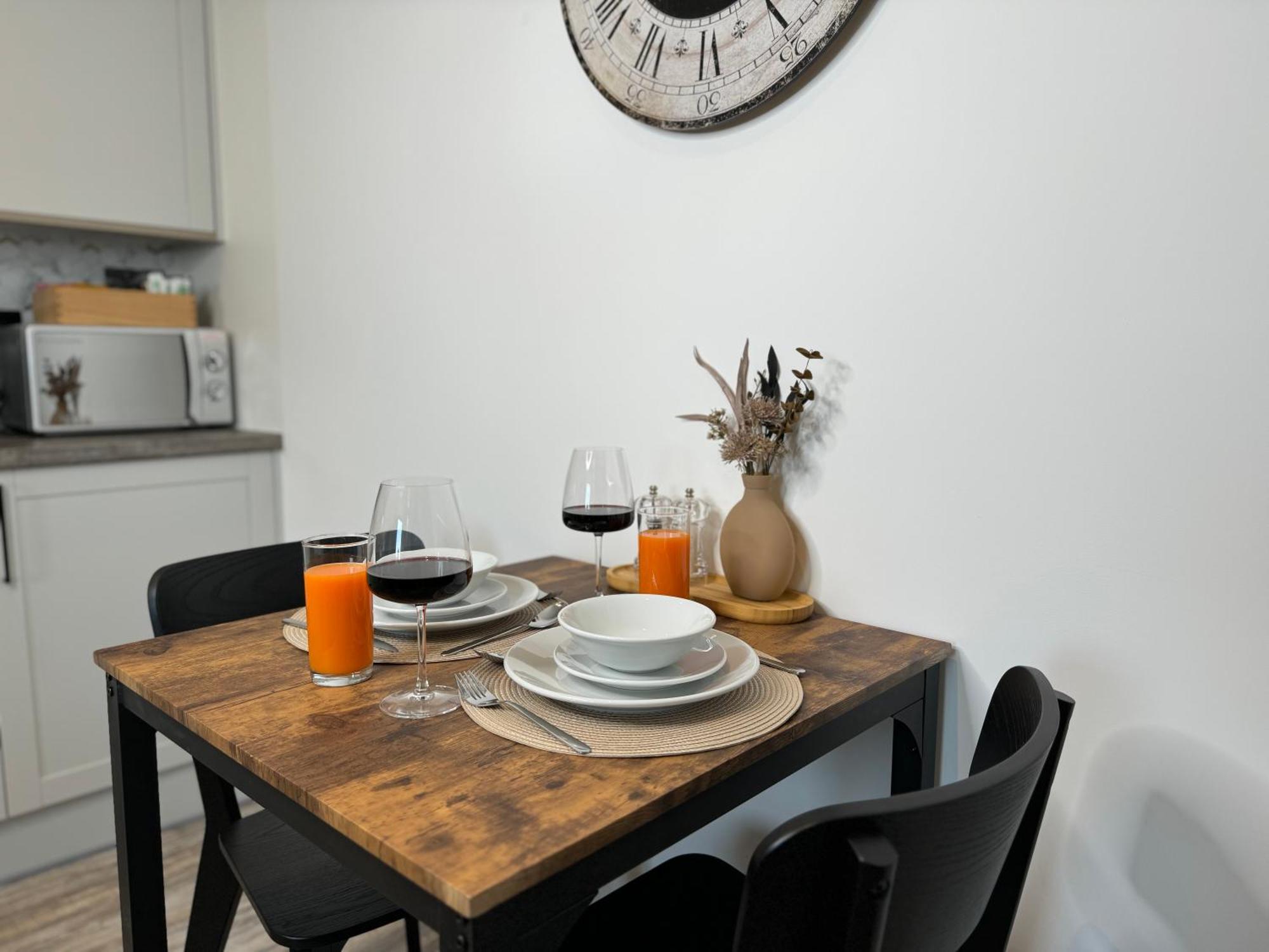 Elegant One Bedroom Apartment Swindon Luaran gambar
